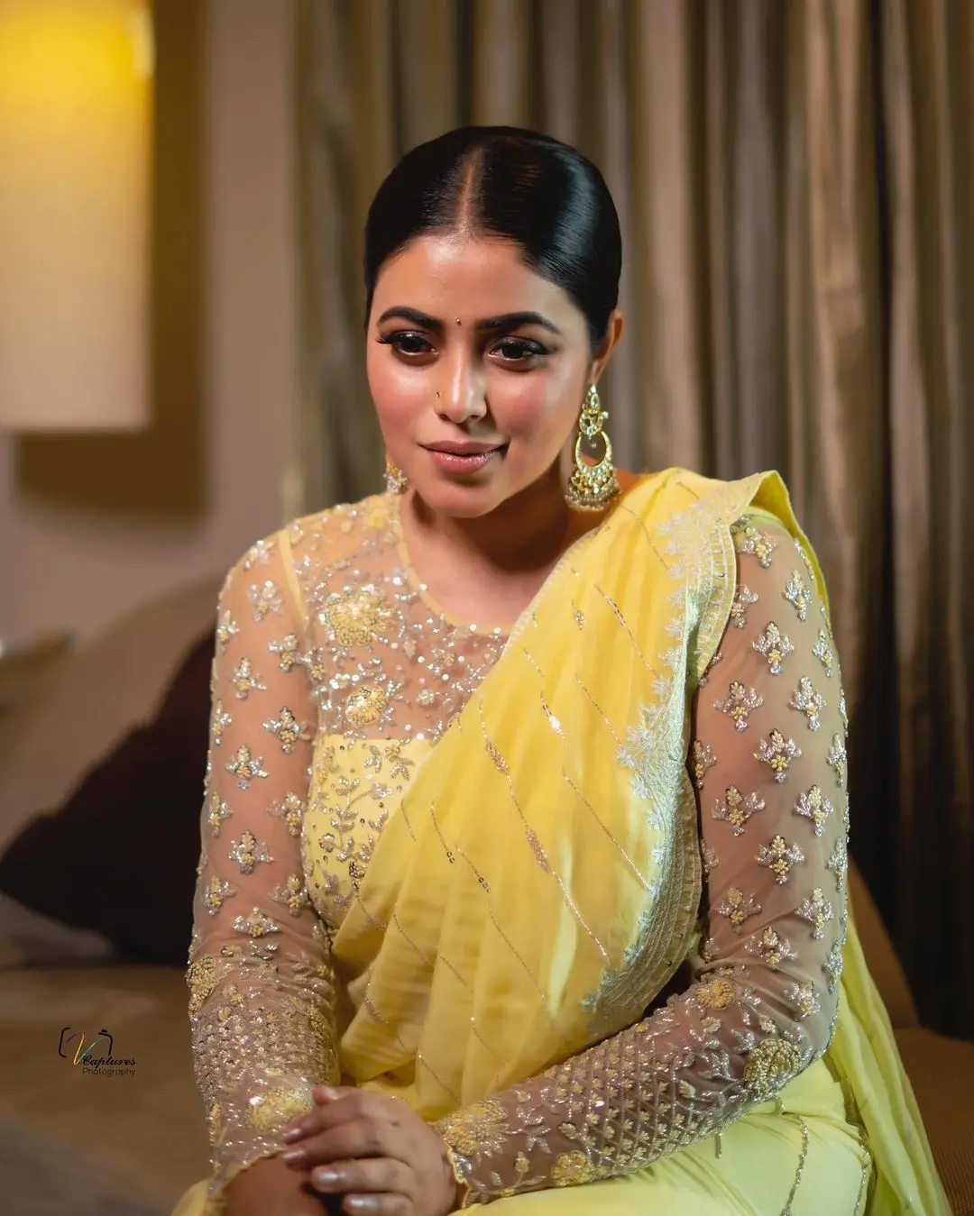 INDIAN TV ACTRESS SHAMNA KASIM PICS IN YELLOW SAREE 7